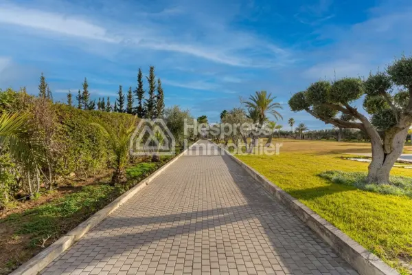 Villa and land for sale in Marrakech