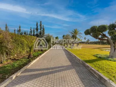Villa and land for sale in Marrakech