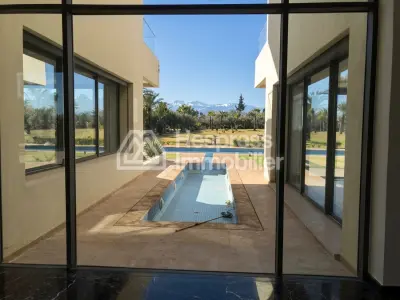 Villa and land for sale in Marrakech