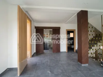Beautiful new villa with swimming pool and garden
