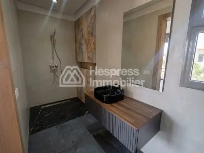 Beautiful new villa with swimming pool and garden