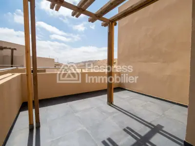 Beautiful new villa with swimming pool and garden