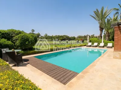 فيلا فاخرة مفروشة مع مسبح خاص