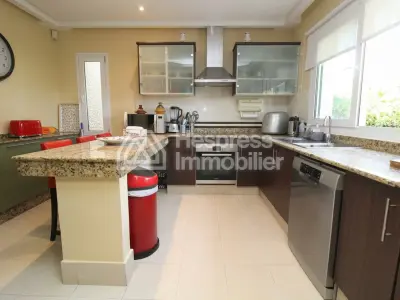 فيلا فاخرة مفروشة مع مسبح خاص