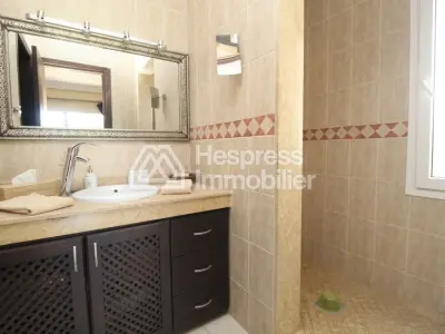 فيلا فاخرة مفروشة مع مسبح خاص