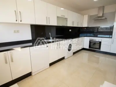 142 m² 3-room apartment