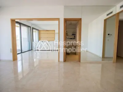 142 m² 3-room apartment