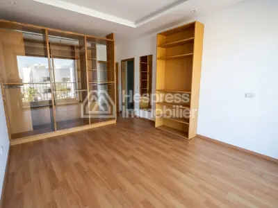 142 m² 3-room apartment