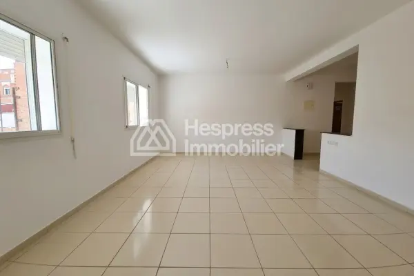 Appartement traversant lumineux avec toit terrasse