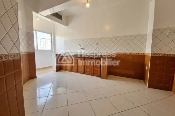 Appartement traversant lumineux avec toit terrasse