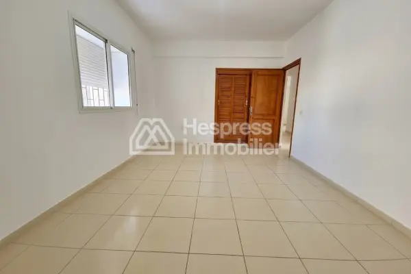 Appartement traversant lumineux avec toit terrasse