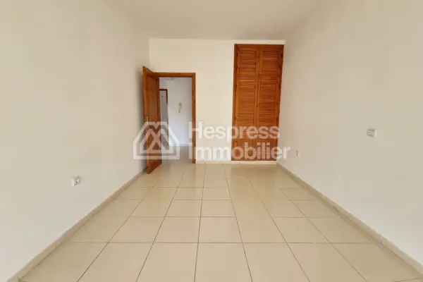 Appartement traversant lumineux avec toit terrasse