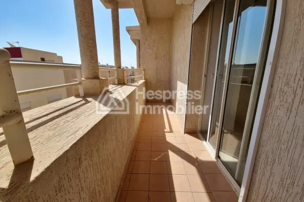 Appartement traversant lumineux avec toit terrasse