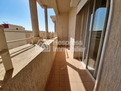 Bright, airy apartment with rooftop terrace