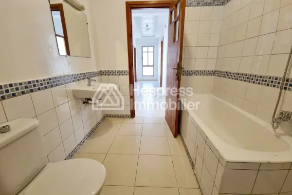 Appartement traversant lumineux avec toit terrasse