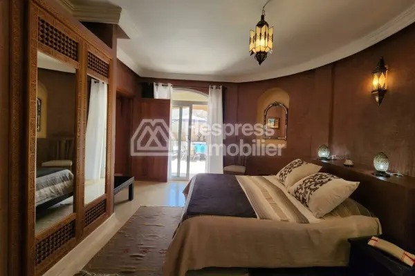 فيلا استثنائية على شاطئ البحر في ميرلفت