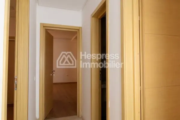 A vendre: Superbe appartement Hay Mohammadi