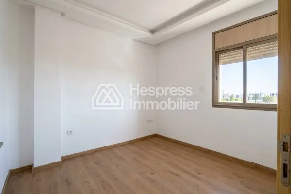 A vendre: Superbe appartement Hay Mohammadi