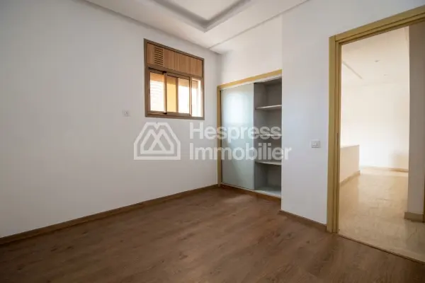 A vendre: Superbe appartement Hay Mohammadi