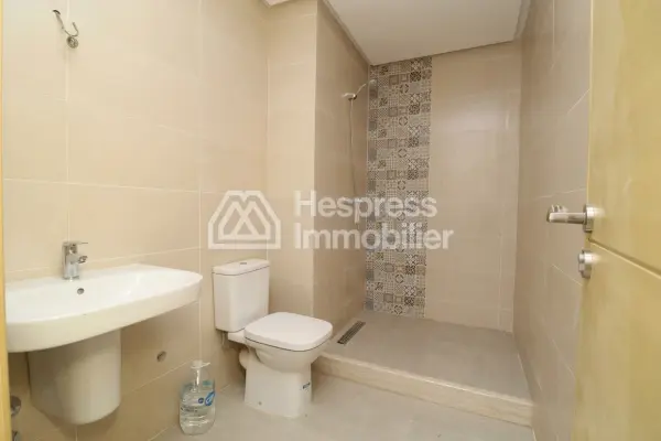 A vendre: Superbe appartement Hay Mohammadi