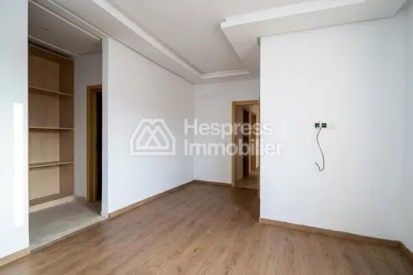 A vendre: Superbe appartement Hay Mohammadi