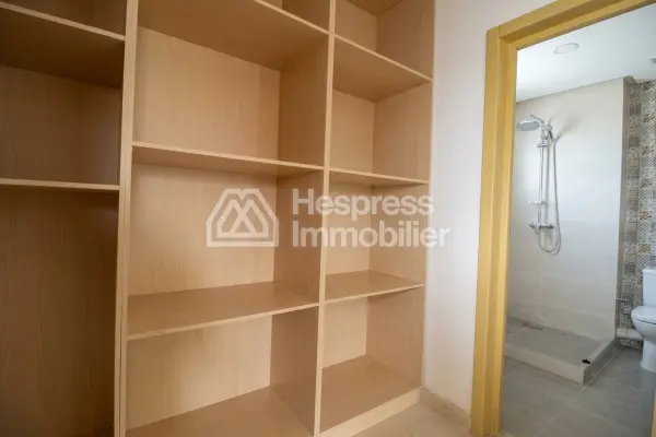 A vendre: Superbe appartement Hay Mohammadi