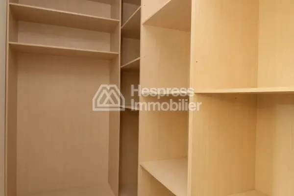 A vendre: Superbe appartement Hay Mohammadi