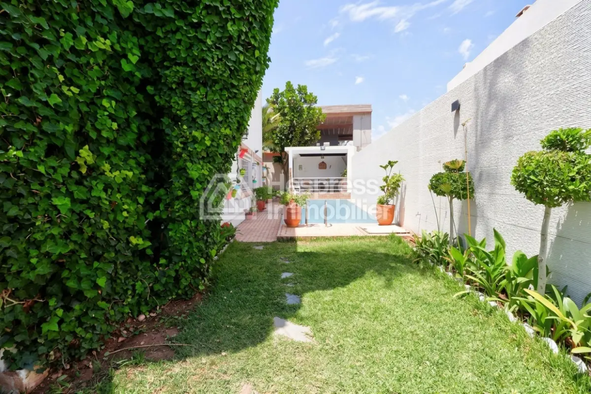 Villa familiale avec piscine à Cité Suisse