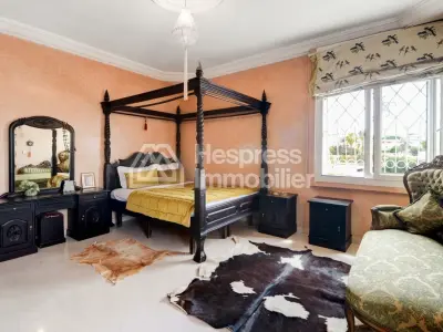 Villa familiale avec piscine à Cité Suisse