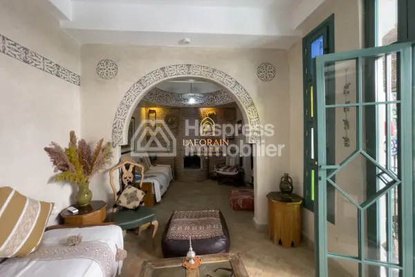 RIAD D’EXCEPTION À VENDRE – BAB DOUKKALA, MARRAKECH