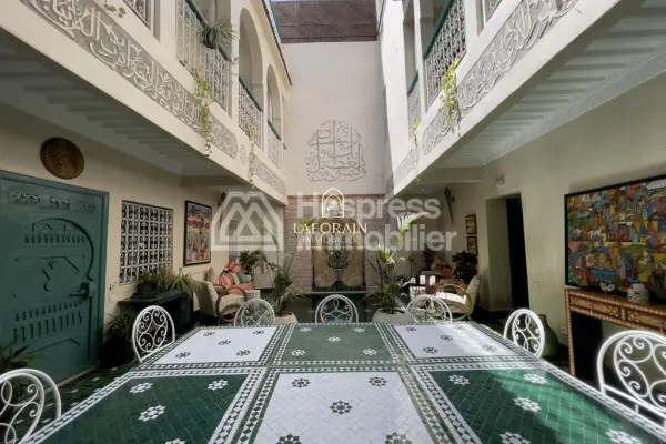 RIAD D’EXCEPTION À VENDRE – BAB DOUKKALA, MARRAKECH