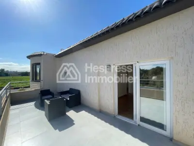 OPPORTUNITY. House with pool for sale