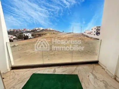 Appartement en bord de mer à Aourir avec piscine