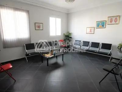 For rent or sale: Furnished office on H2 Avenue