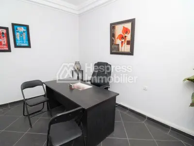 For rent or sale: Furnished office on H2 Avenue