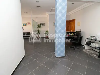 For rent or sale: Furnished office on H2 Avenue