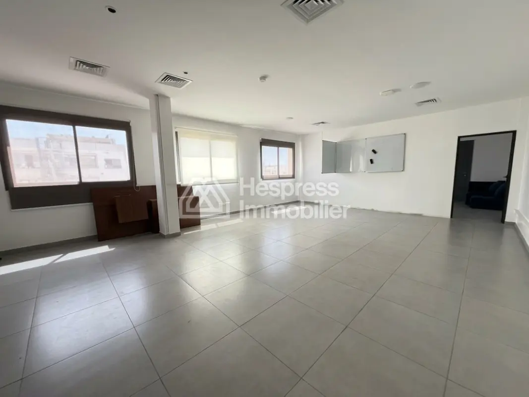 Bureau professionnel de 78 m² sur l'Avenue H2