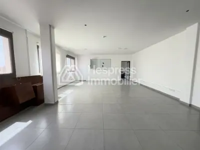 Bureau professionnel de 78 m² sur l'Avenue H2