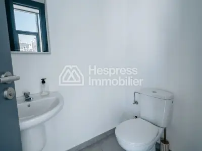 Bureau professionnel de 78 m² sur l'Avenue H2