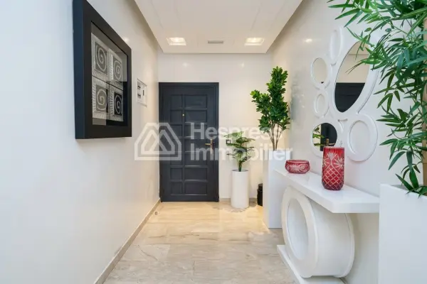 Spacieux Duplex au dernier étage avec vue mer