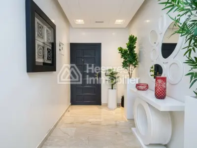 Spacious top-floor duplex with sea view
