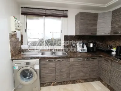 Spacious top-floor duplex with sea view