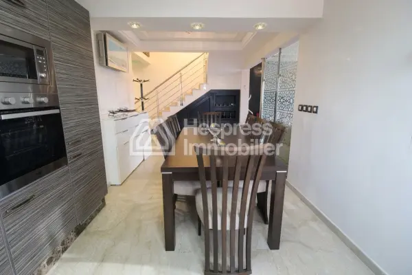 Spacieux Duplex au dernier étage avec vue mer