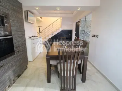 Spacious top-floor duplex with sea view