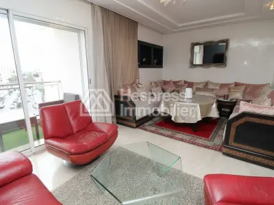 Spacious top-floor duplex with sea view