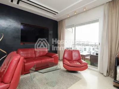 Spacious top-floor duplex with sea view