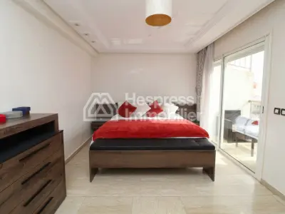 Spacious top-floor duplex with sea view