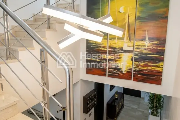 Spacieux Duplex au dernier étage avec vue mer