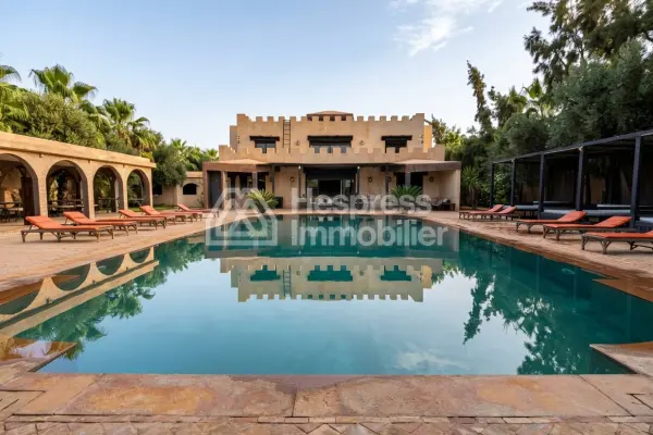 رياض رائع بإطلالة على الجبل