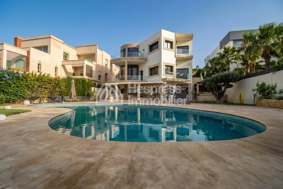 Somptueuse villa restaurée à 500 m de la plage